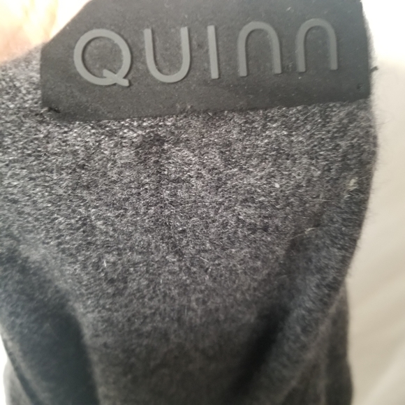 Quinn Cashmere Sweater Size Medium Roundneck Black Gray - Picture 5 of 7